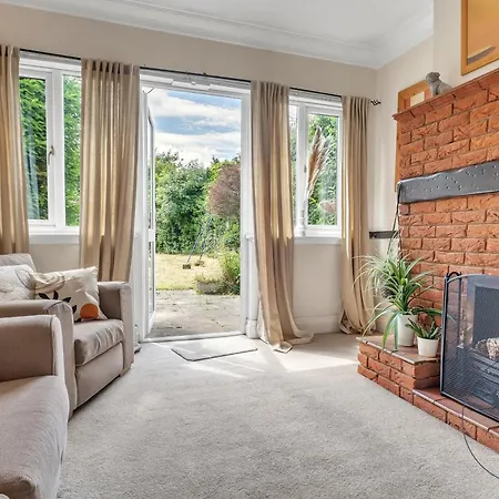 4br Cottage, Parking, Nec, Airport