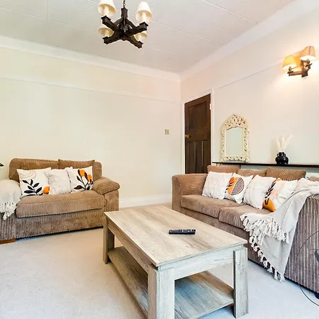 Lägenhet 4br Cottage, Parking, Nec, Airport Birmingham