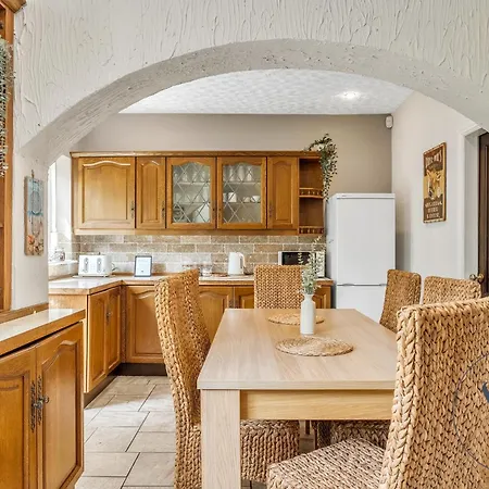 Lägenhet 4br Cottage, Parking, Nec, Airport Birmingham